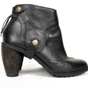 EUC • Schuler & Sons Philadelphia • Ankle Boots •